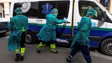Un juez imputa a dos exaltos cargos de Ayuso en la investigación por las muertes en residencias durante la pandemia