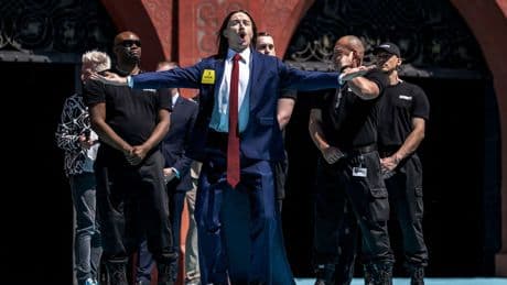 ‘Ik hou van Italië – stem op mij’ vraagt Estse rapper die Italianen beledigde