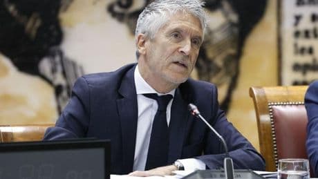 Marlaska acusa al PP de «fabricar una versión distorsionada de la realidad» en la crisis de los incendios
