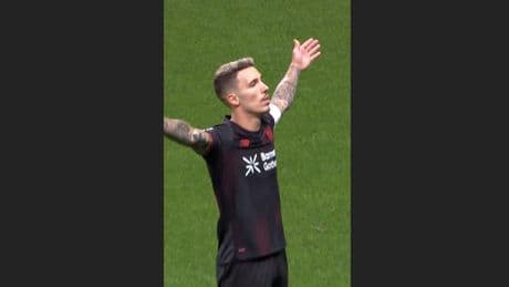 Leverkusen - Frankfurt - Freistoß-Show von Grimaldo im Video