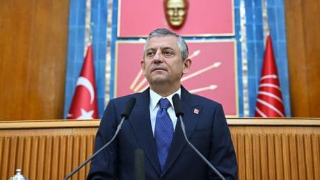 Özgür Özel'den emekliye seyyanen zam ile asgari ücrete ara zam açıklaması