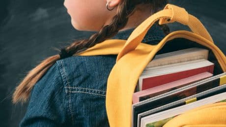Cómo reservar tus libros de texto 2025 con el vale escolar: lista por colegio