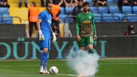 MKE Ankaragücü-Amed Sportif Faaliyetler maçı olaylı başladı