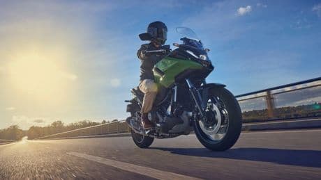 10 consejos para conducir moto en verano