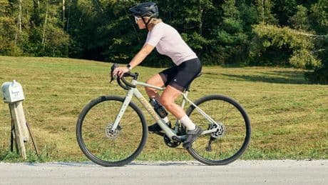 La bici eléctrica de gravel para pedalear por cualquier entorno