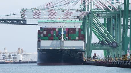 Las importaciones de Estados Unidos desde China cayeron en marzo al mínimo desde la pandemia por los aranceles de Trump