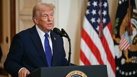 "Nous vous donnerons des endroits où dormir": Donald Trump somme les sans-abri de partir "loin" de Washington
