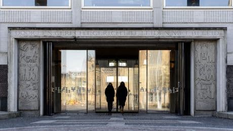 VVD-fractievoorzitter die juridische dreigbrief stuurde naar linkse auteur en weblog  heeft spijt - en wordt nu zelf  bedreigd