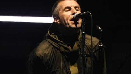 El dardo de Liam Gallagher a Coldplay en pleno concierto: «No tenemos 'kiss cam', nos da igual con quién tengáis sexo»