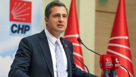 CHP Sözcüsü Deniz Yücel: 'Kurultayı tartışmak ve tartıştırmak iktidarın ekmeğine yağ sürmektir'