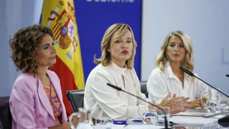 El Gobierno responde a Feijóo que &quot;no hay alternativa&quot; para una moción y denuncia una campaña orquestada por &quot;malas personas&quot;