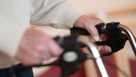 Freiburg: Rollator unter Strom gesetzt, um Nachbarin zu töten – Mann muss ins Gefängnis