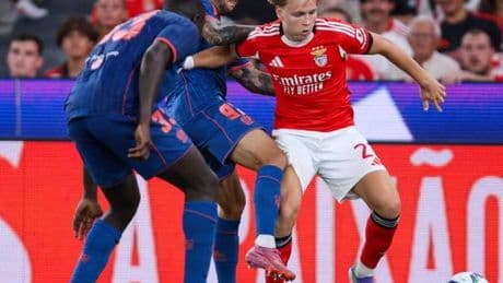 Tour préliminaire de Ligue des champions : l’OGC Nice, battu par le Benfica Lisbonne, éliminé en qualification