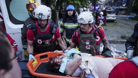 Ucrania denuncia la muerte de al menos 14 personas en Kyiv durante el último ataque ruso