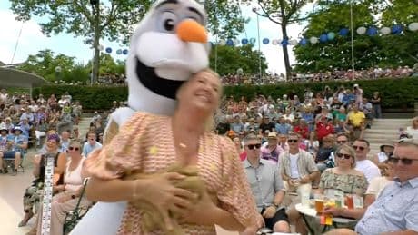 Live im Fernsehgarten - Kiwi kopiert Kiss-Cam-Eklat