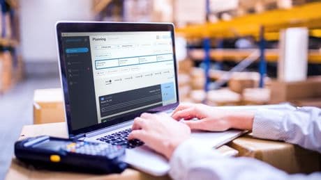La pionera IA para la gestión de operaciones de carga terrestre: así la impulsa este español con su startup fundada en EEUU