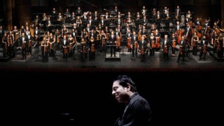 Fazıl Say ve Borusan İstanbul Filarmoni Orkestrası Elbphilharmonie’de ayakta alkışlandı: Türkiye’nin aydınlık yüzü sahnedeydi