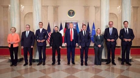 Troupes européennes, "filet de sécurité" américain... À quoi pourraient ressembler les garanties de sécurité pour l'Ukraine?