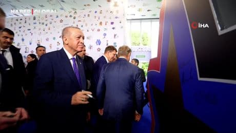 Erdoğan, Tiran’da zirvenin logosu yıldıza imza attı