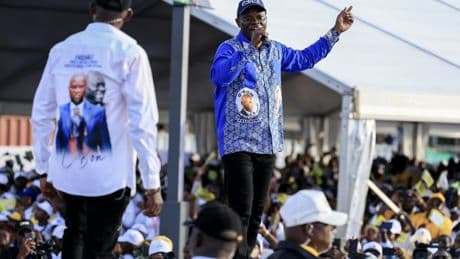 Les Gabonais élisent leur président après 19 mois de régime militaire