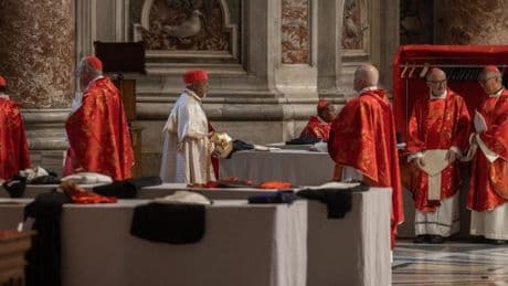 Konklave zur Wahl eines neuen Papstes beginnt