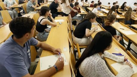 Miles de alumnos estrenan esta semana una selectividad que evalúa también la madurez: &quot;Hay que argumentar y poner ejemplos&quot;