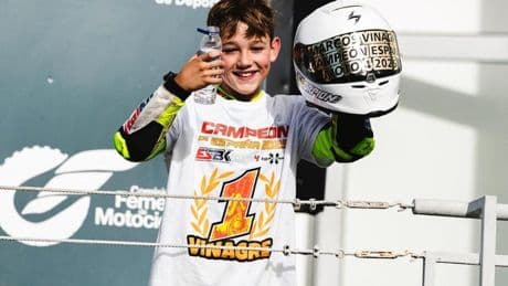 El vitoriano Marcos Vinagre, campeón de España de Moto 4 a sus once años