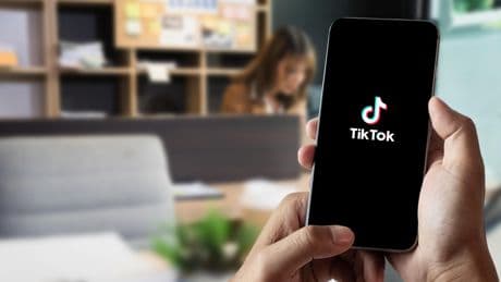 «Soit vous vous adaptez, soit vous n’êtes pas visibles»: comment TikTok rebat les cartes de la publicité en ligne
