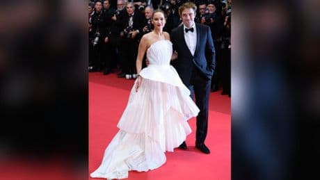 An der Seite von Robert Pattinson in Cannes: Jennifer Lawrence strahlt in weißer Robe