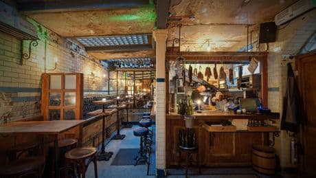 Un bar dans l’urinoir : l’improbable nouvelle vie des anciens WC de Londres