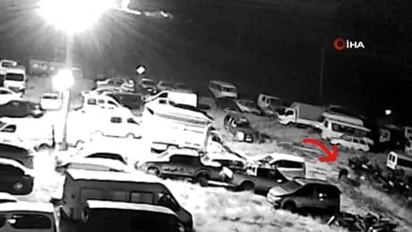 Yediemin otoparkından motosiklet hırsızlığı: O anlar güvenlik kamerasında