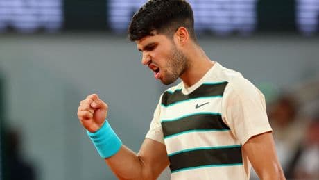 La rabia de Alcaraz retumba Roland Garros: remontada colosal ante Musetti y a la gran final