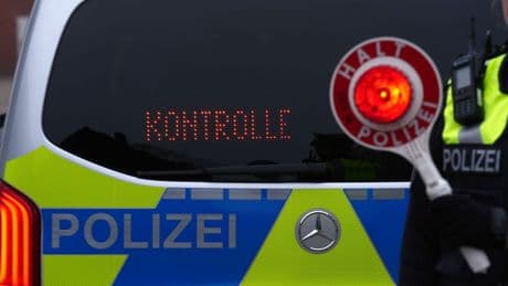Verkehr: 16-Jähriger ohne Führerschein unterwegs - Strafverfahren