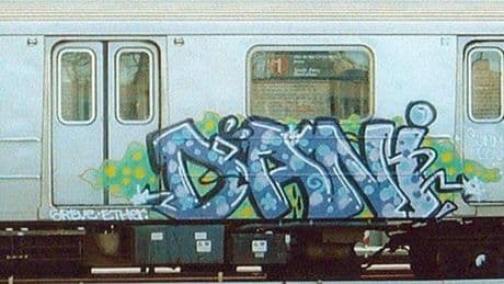 India pone en busca y captura a dos españoles por hacer grafitis en el metro