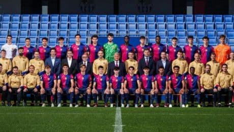 Apoyo de Laporta en la foto oficial del Barça Atlètic
