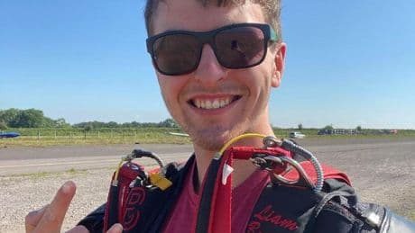 Un jeune champion britannique de wingsuit meurt lors d’un saut dans les Alpes suisses