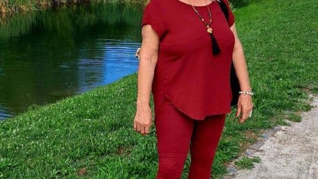 Il mistero di Renata tra il burraco e quella porta aperta