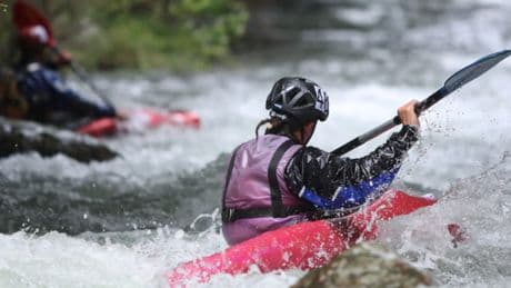 Muere un piragüista tras volcar en un río de La Rioja mientras entrenaba para una carrera de kayak extremo