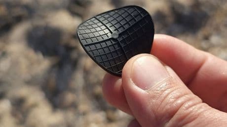 ¿De dónde salen los miles de discos de plástico que llegan a las playas italianas?