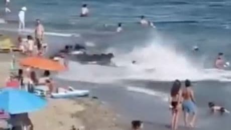 Out-of-control jet ski nearly mows down beachgoers relaxing on Costa del Sol