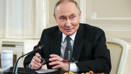Putin: “Pronto a incontrare Zelensky, l’Iran non ha chiesto aiuti militari”