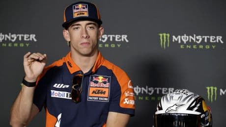 Pedro Acosta se rinde en Montmeló ante el mejor Marc Márquez, que se lo agradece