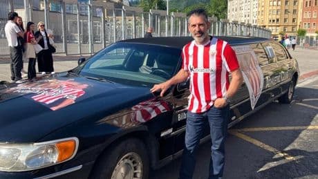 Una limusina tuneada para homenajear al capitán: «Me hubiera gustado llevarle en ella a San Mamés»