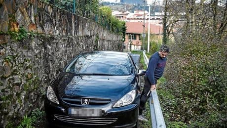 Irustabidea y la calle por la que no pueden pasar las ambulancias