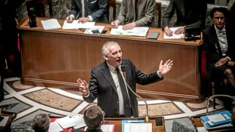 Pourquoi personne n’ose renverser François Bayrou