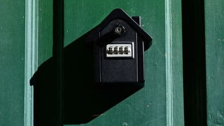 "Des stratégies d'évitement": comment les propriétaires contournent les règles anti-Airbnb