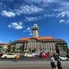 „Ich verurteilte diese Straftat aufs Schärfste“: Unbekannte dringen ins Rathaus Spandau ein und hissen Palästinenser-Flagge