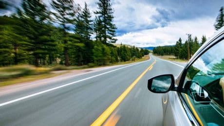 Auto elettriche: cosa fare d’estate per combattere gli effetti del caldo e aumentare l’autonomia