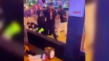 Marmaris'te turistleri yerde tekmelediler!