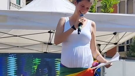 "Si nasce maschi o femmine". La replica della Lega ai fiocchi arcobaleno per la nascita di un bimbo
